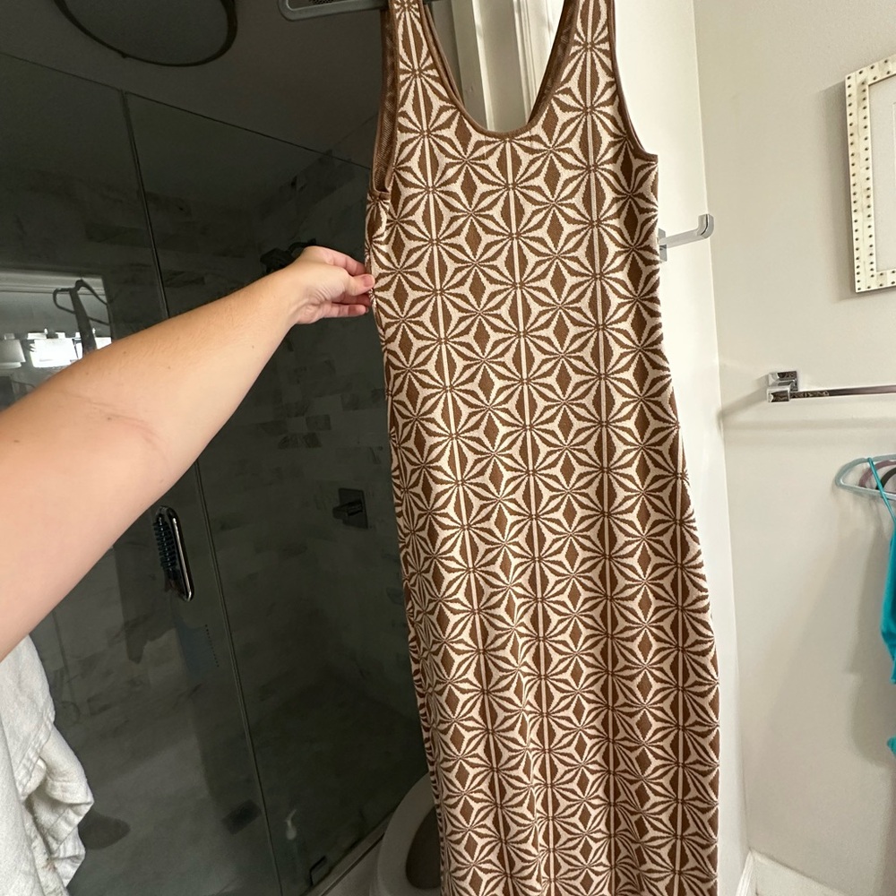 Geometric Patterned Brown Dress - image 3
